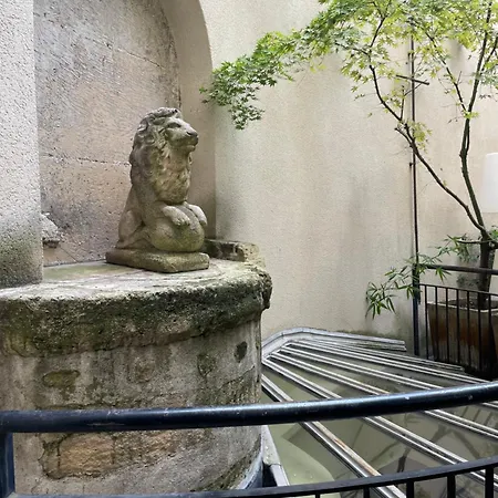Hotel Du De Conti
