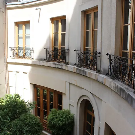 호텔 De Conti - Renove 3*